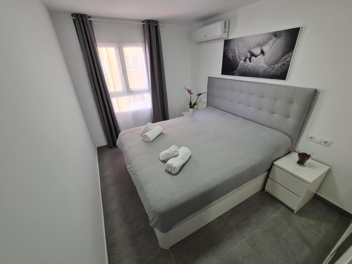 Modern 3 Bedroom Luxury Apartment In Торремолінос Екстер'єр фото